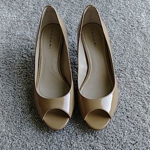 Tahari nude open toed pumps